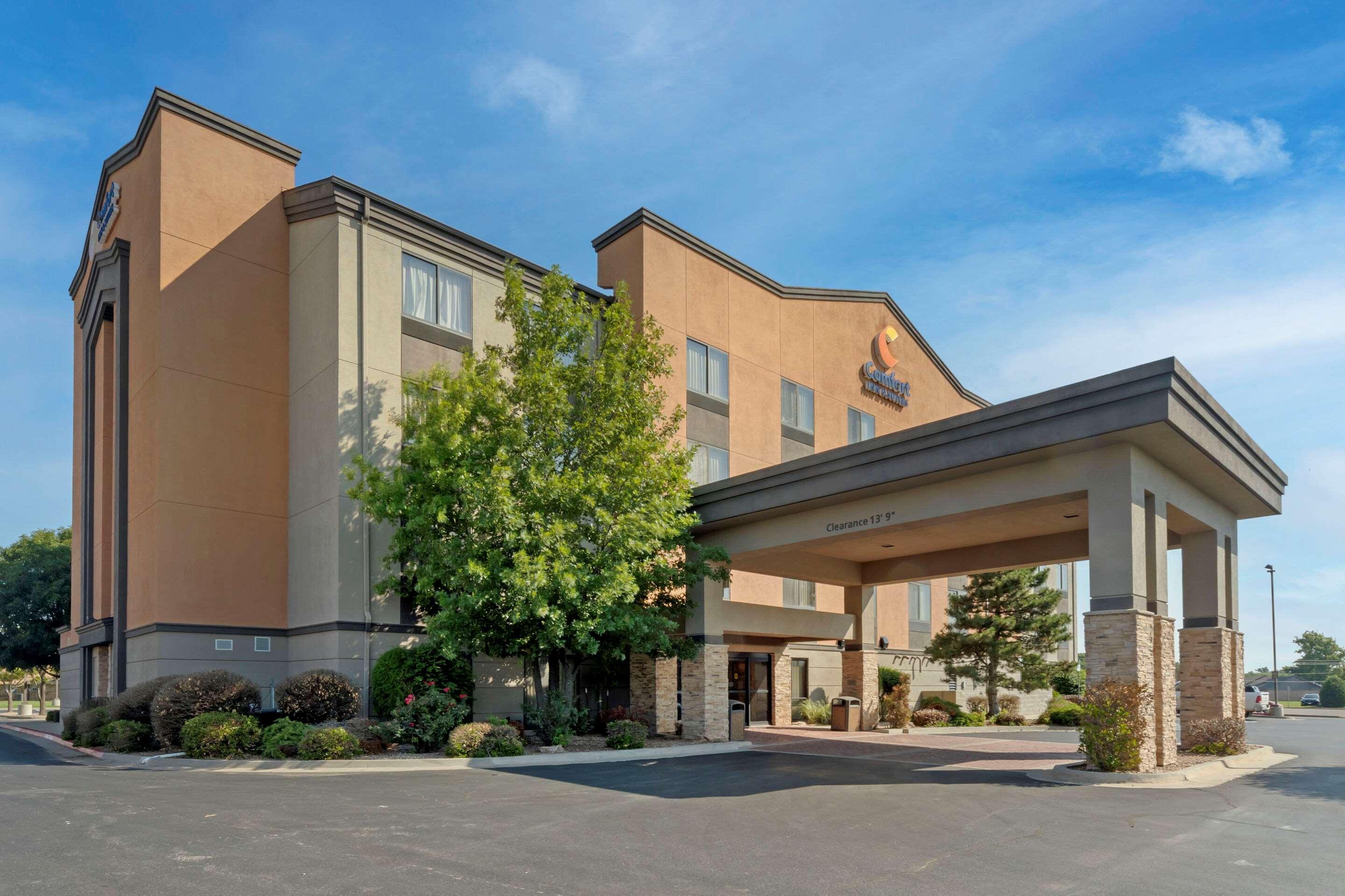 Holiday Inn Express & Suites Weatherford By Ihg Exterior photo