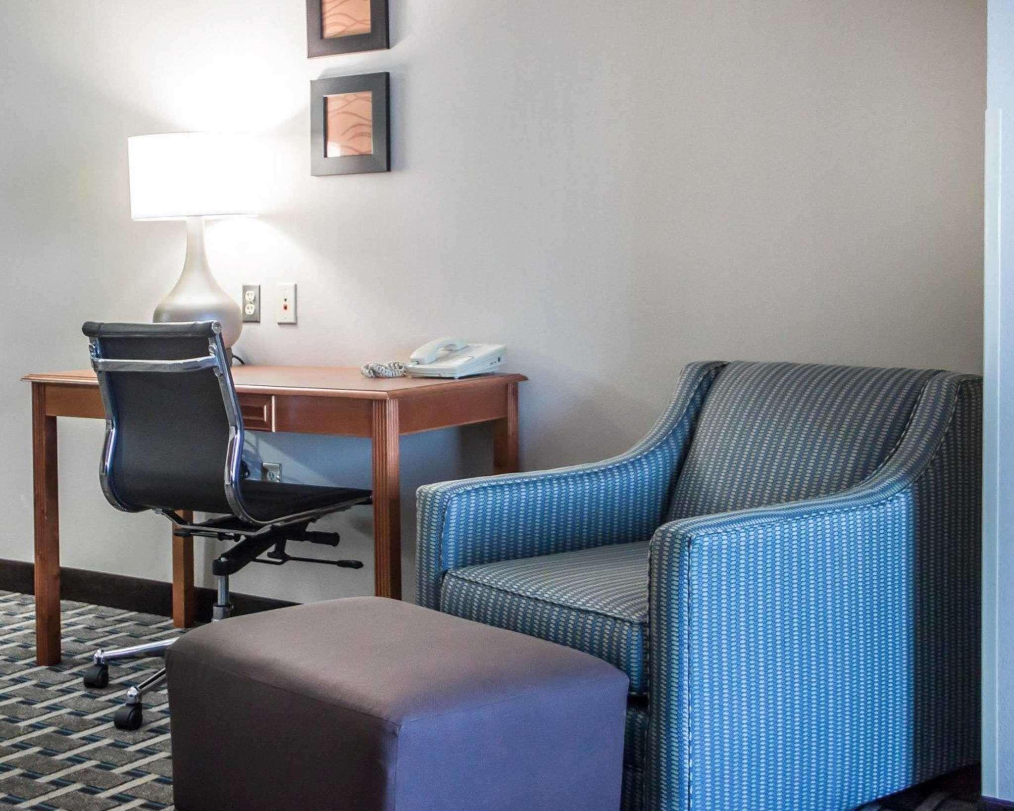 Holiday Inn Express & Suites Weatherford By Ihg Exterior photo
