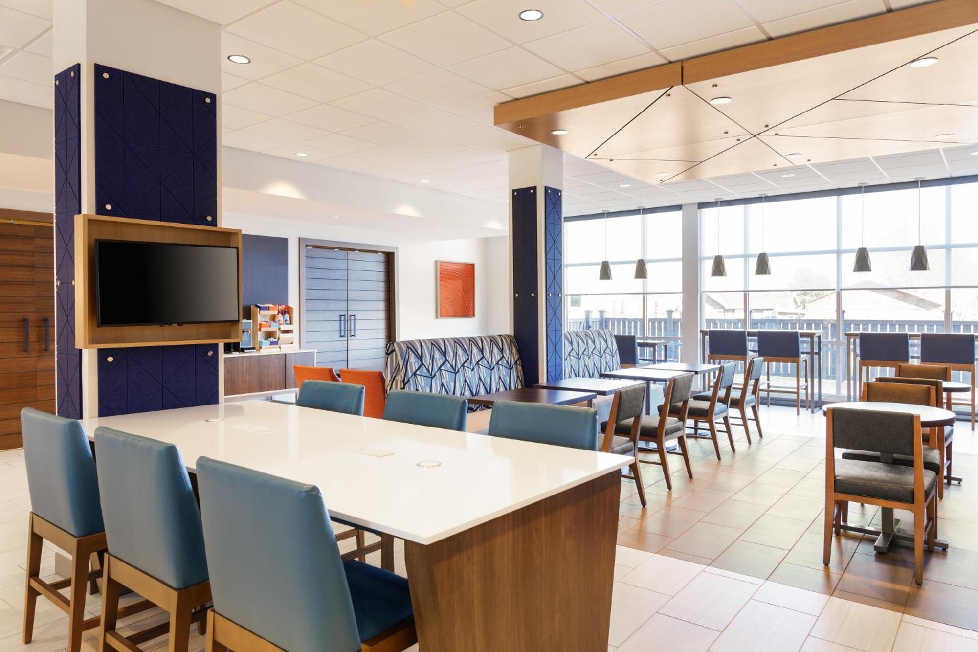 Holiday Inn Express & Suites Weatherford By Ihg Exterior photo